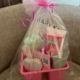 Mary Kay Gift Caddy Donated by Tracy Stapleton item