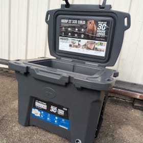 Polaris Cooler + shirt item