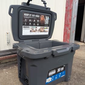 Polaris Cooler + shirt item