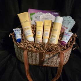 Item #35 Melaleuca Sei Bella Basket item
