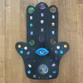 Hamsa item
