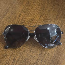 DiVabli Sunglasses item