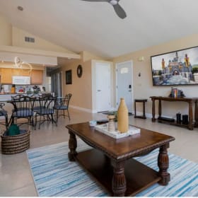 Travel: 1 Week stay, Condo for 6  in Orlando item