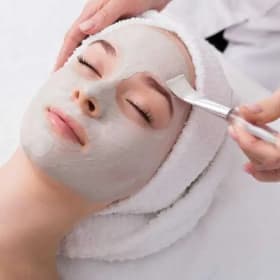 Signature Facial (1 session, $150 value) item