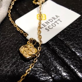Elegant Kendra Scott Chain – Timeless Style & Sophistication item