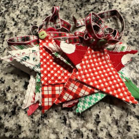 Laptop Case - Towel Napkins - Garland item