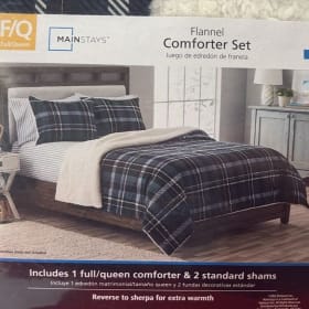 C24 - Full/Queen Flannel and Sherpa Comforter item