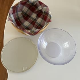 TIDINGS & TREATS item