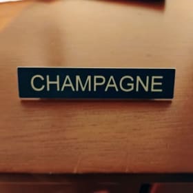 Name tag item
