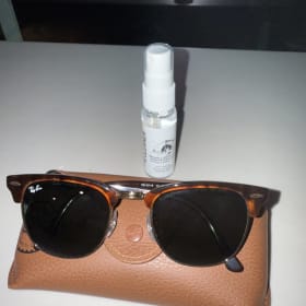 19. Women’s Ray Ban glasses item