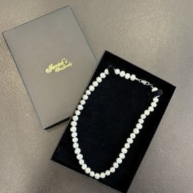 Pearl Necklace from Jerrick's item