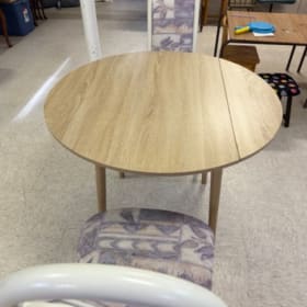 Table with drop leaf and 2 chairs item