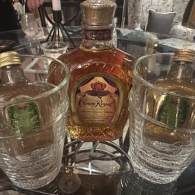 Crown Rotal Whiskey Set item