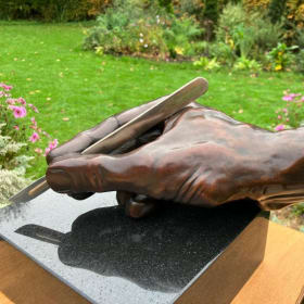 STAR ITEM ⭐️ Bronze surgeon's hand sculpture item