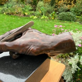 STAR ITEM ⭐️ Bronze surgeon's hand sculpture item