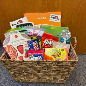 **Pizza Night Basket** 🍕🎉 item