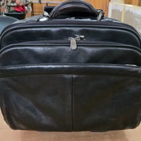 Mallette à roulettes en cuir MANCINI item