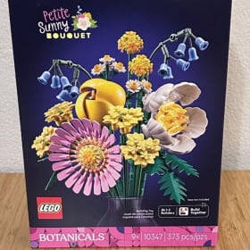 LEGO Petite Sunny Bouquet item