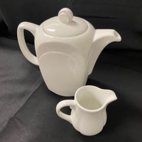 Ensemble grande théière carrée et pot à lait item