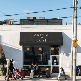 WINE & DINE/Castle & Coal Dessert Tasting for 2 item