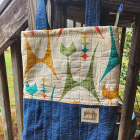 Retro kitty quilted book/iPad bag item