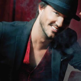 Mele Kelikimaka - Dominique Hudson item