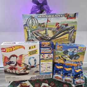 🔥 Hot Wheels Speed & Stunts Set item