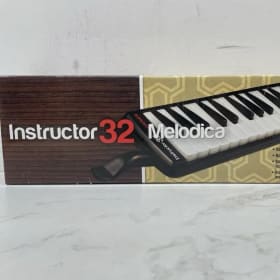 Instructor 32 melodica item