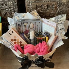 20–Glam Beauty Basket item