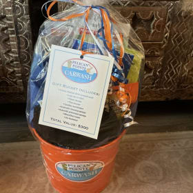 18–Pelican Pointe Car Wash Gift Basket item