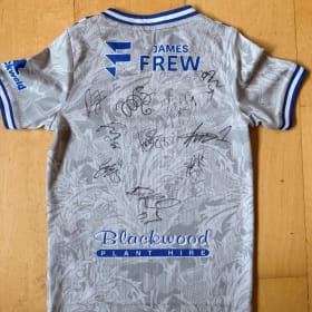 Kids signed away top season 2024/25 age 8 item