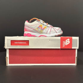 Girls Kids Runners Size 6 item