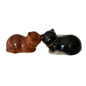 Kissing Cats Magnetic Salt and Pepper Shakers item