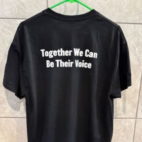 Black T-shirt Size Large item