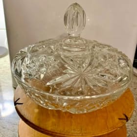 114 - Stubbe Chocolates & Candy Dish. item