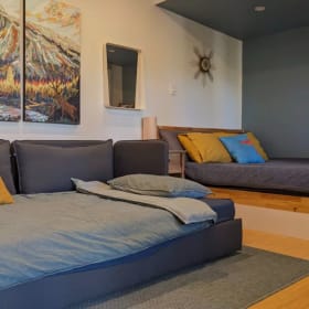 207 - Scotland Island Suite, Sydney & Expedia Voucher item