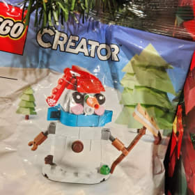 020 - Builder Family Holiday item