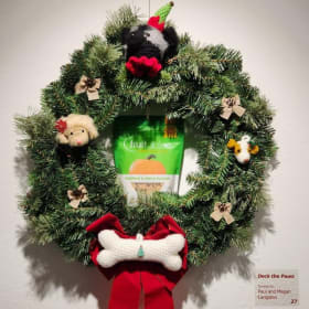 027 - Deck the Paws item