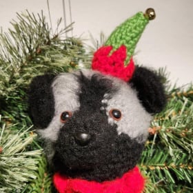 027 - Deck the Paws item