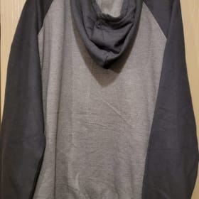 Size Xlarge two tone hoodie gray with black sleeves item