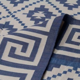 6'x9' Hand woven rug item