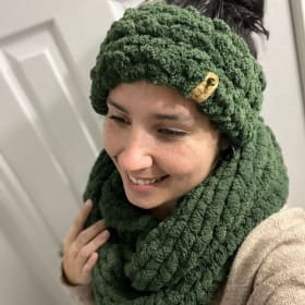 Cozy Knits Gift Basket item