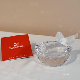 Swarovski Bird Bath & Turtle Doves Figurines item