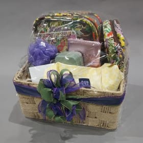 Women's Travel Basket #16 item