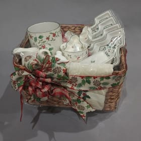 Winterberry Basket #28 item