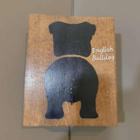 ENGLISH BULLDOG LEASH HOLDER item