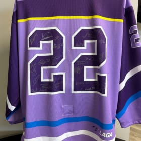 Team Signed Jersey #22 item