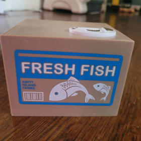 Cat toy and fun bank item