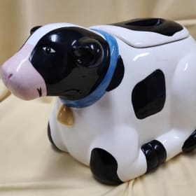 Vintage cow cookie jar- Value $30 item