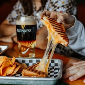 Carte-cadeau || Pub Nelligan's item